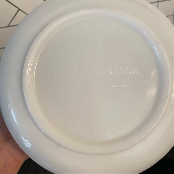 Vintage Pyrex x Hamilton Beach Milkglass Mixing Bowl - Picture 2 of 7